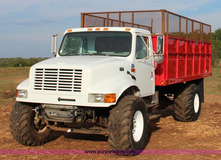 image for item J4365 2001 International 4700 dump truck