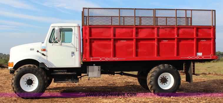 image for item J4365 2001 International 4700 dump truck