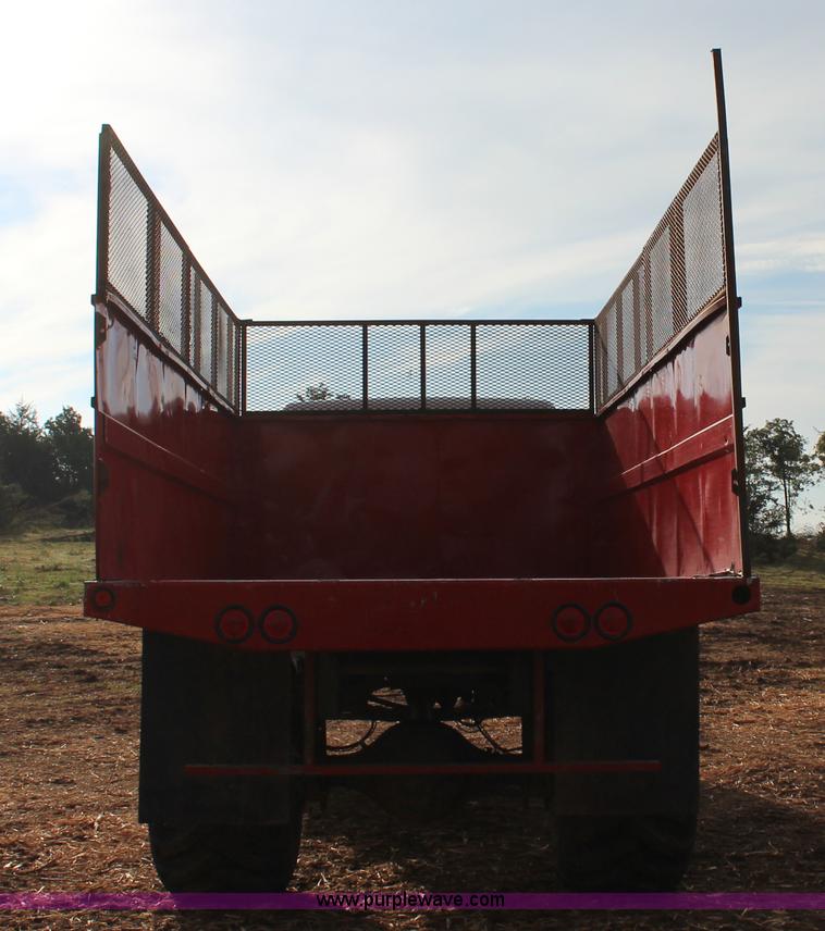 image for item J4365 2001 International 4700 dump truck