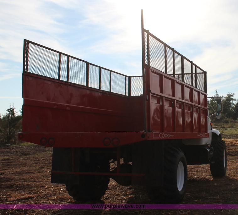 image for item J4365 2001 International 4700 dump truck