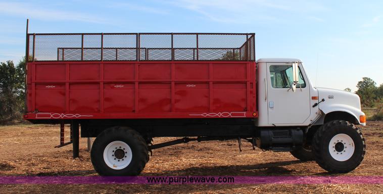 image for item J4365 2001 International 4700 dump truck