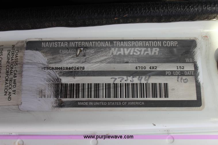 image for item J4365 2001 International 4700 dump truck