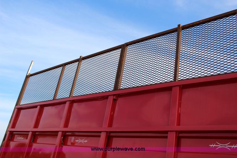 image for item J4365 2001 International 4700 dump truck