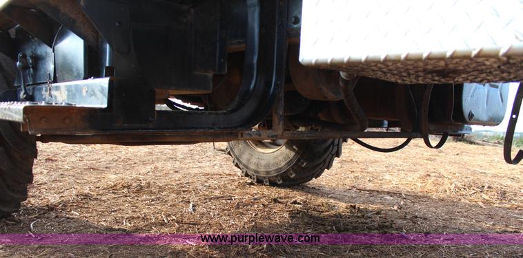 image for item J4365 2001 International 4700 dump truck