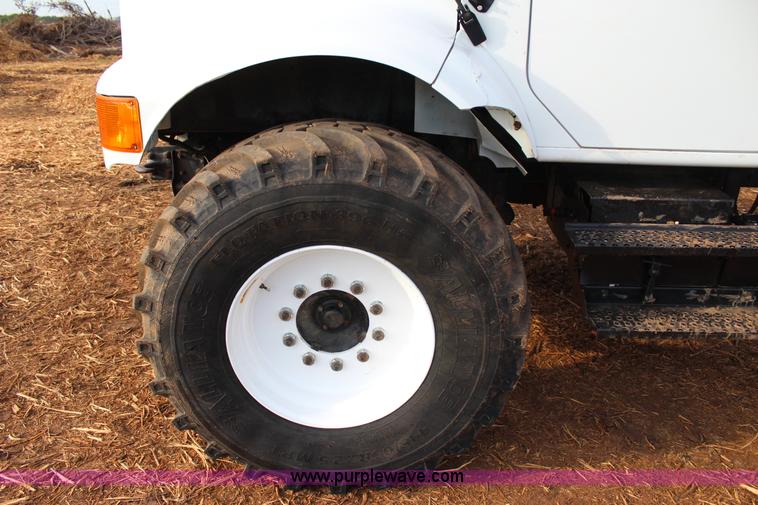 image for item J4365 2001 International 4700 dump truck