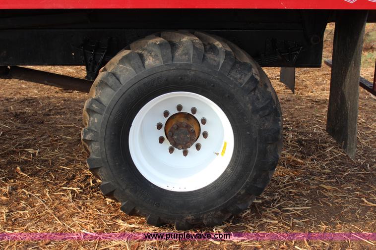 image for item J4365 2001 International 4700 dump truck