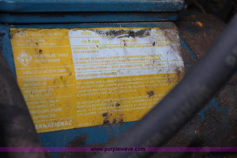 image for item J4365 2001 International 4700 dump truck