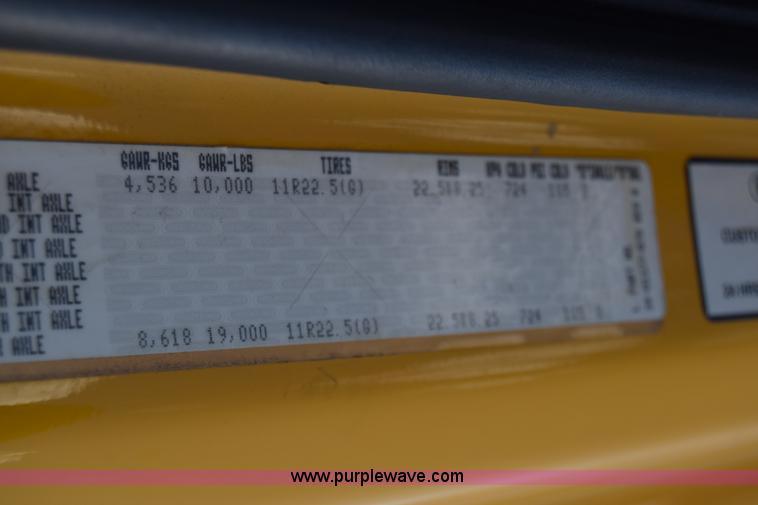 image for item J7010 2006 Freightliner Business Class M2 box truck