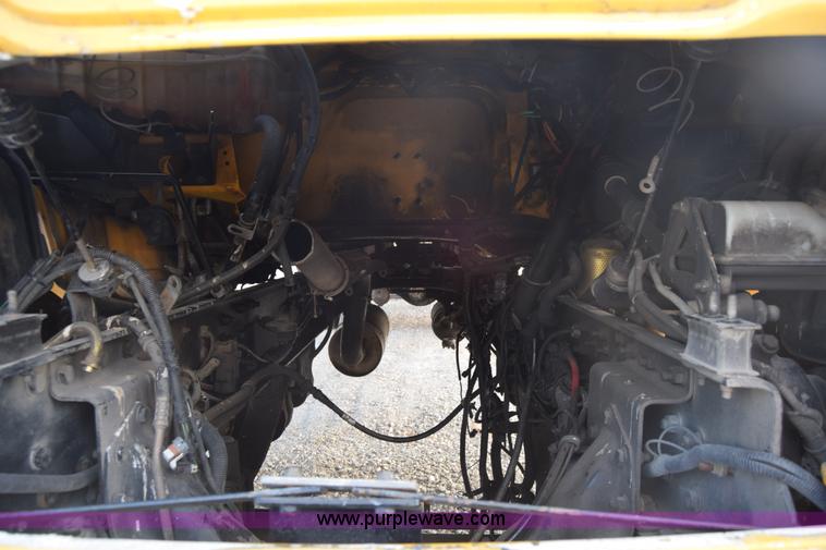 image for item J7010 2006 Freightliner Business Class M2 box truck