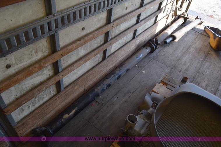 image for item J7010 2006 Freightliner Business Class M2 box truck