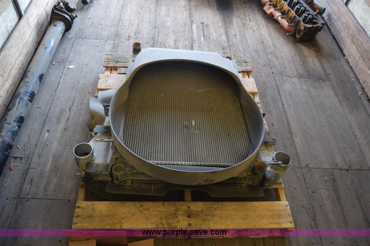 image for item J7010 2006 Freightliner Business Class M2 box truck