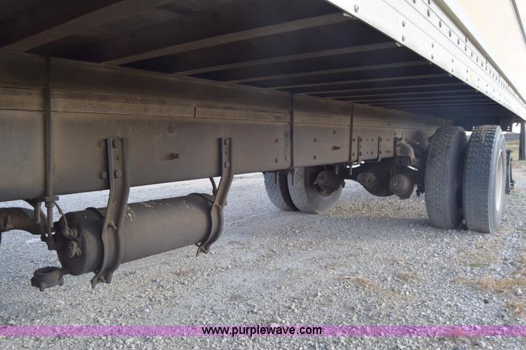 image for item J7010 2006 Freightliner Business Class M2 box truck