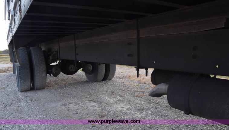 image for item J7010 2006 Freightliner Business Class M2 box truck