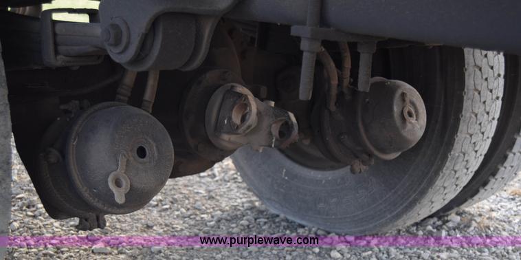 image for item J7010 2006 Freightliner Business Class M2 box truck