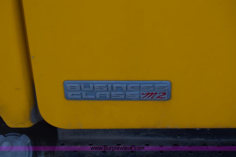 image for item J7010 2006 Freightliner Business Class M2 box truck