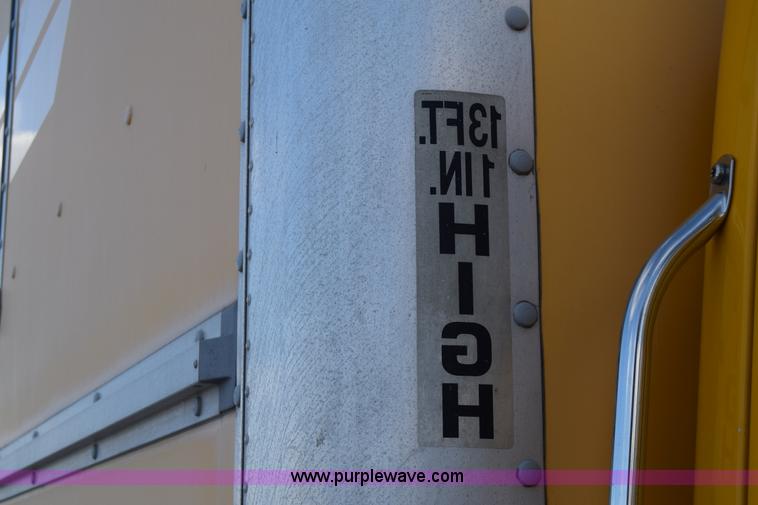 image for item J7010 2006 Freightliner Business Class M2 box truck