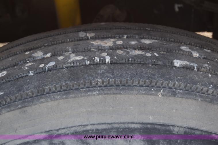 image for item J7010 2006 Freightliner Business Class M2 box truck