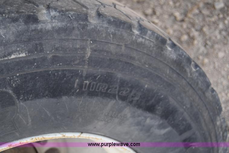 image for item J7010 2006 Freightliner Business Class M2 box truck