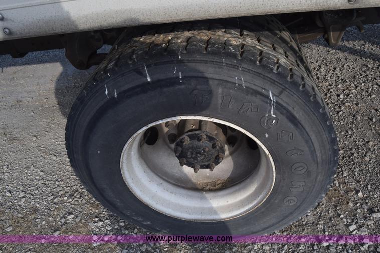 image for item J7010 2006 Freightliner Business Class M2 box truck