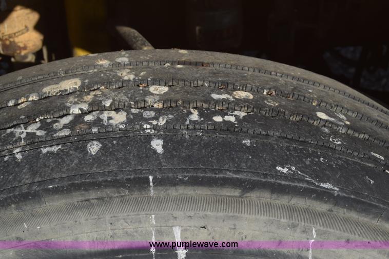 image for item J7010 2006 Freightliner Business Class M2 box truck