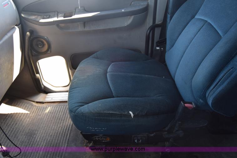 image for item J7219 2006 Freightliner Columbia semi truck