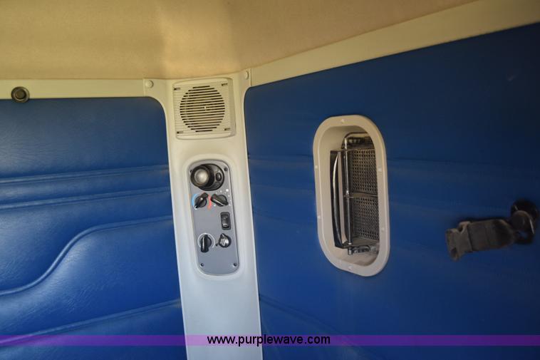 image for item J7219 2006 Freightliner Columbia semi truck