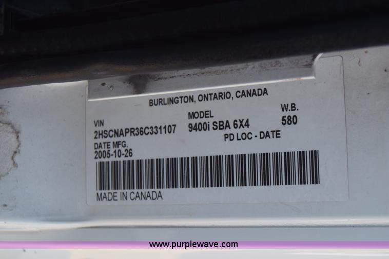 image for item J7220 2006 International 9400i semi truck