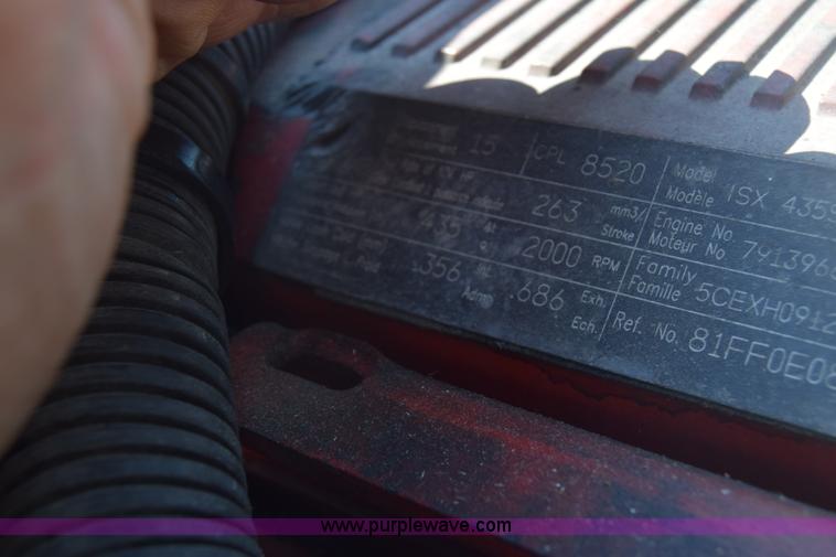 image for item J7220 2006 International 9400i semi truck