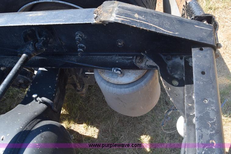 image for item J7220 2006 International 9400i semi truck