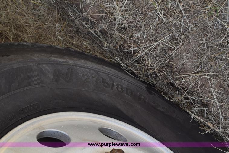 image for item J7220 2006 International 9400i semi truck