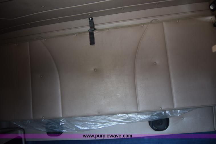 image for item J7221 2007 International 9400i semi truck