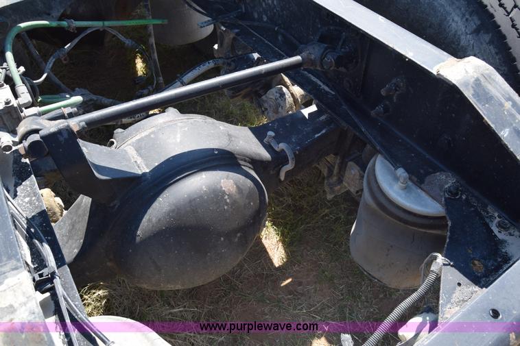 image for item J7221 2007 International 9400i semi truck