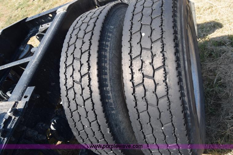 image for item J7221 2007 International 9400i semi truck