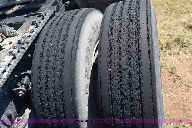 image for item J7221 2007 International 9400i semi truck