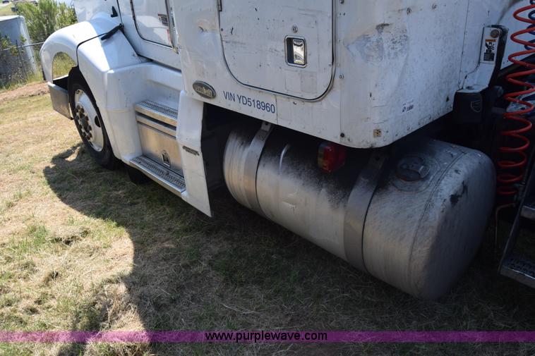 image for item J7224 2000 Peterbilt 377 semi truck