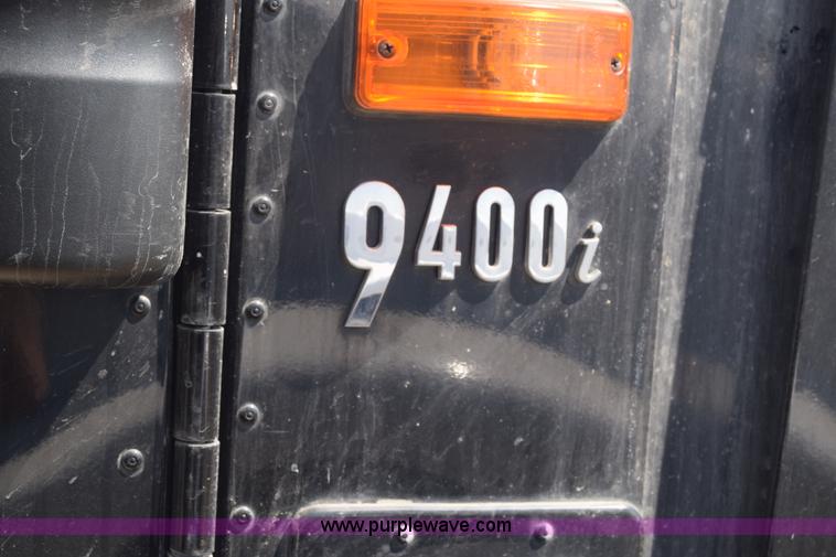 image for item J7225 2007 International 9400i semi truck