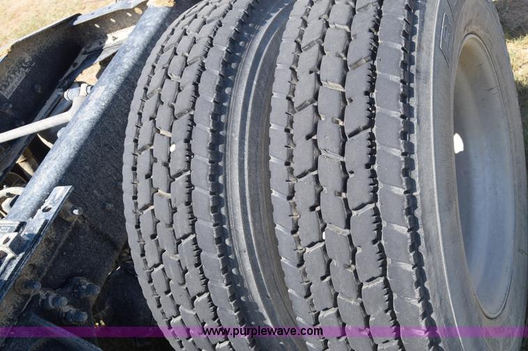 image for item J7225 2007 International 9400i semi truck