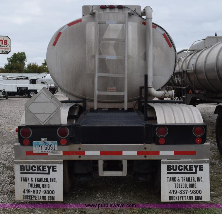 image for item J8473 1980 Fruehauf tanker trailer