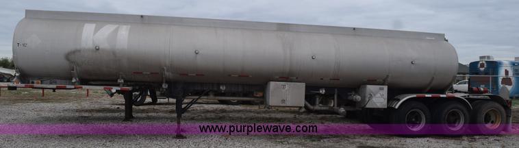 image for item J8473 1980 Fruehauf tanker trailer