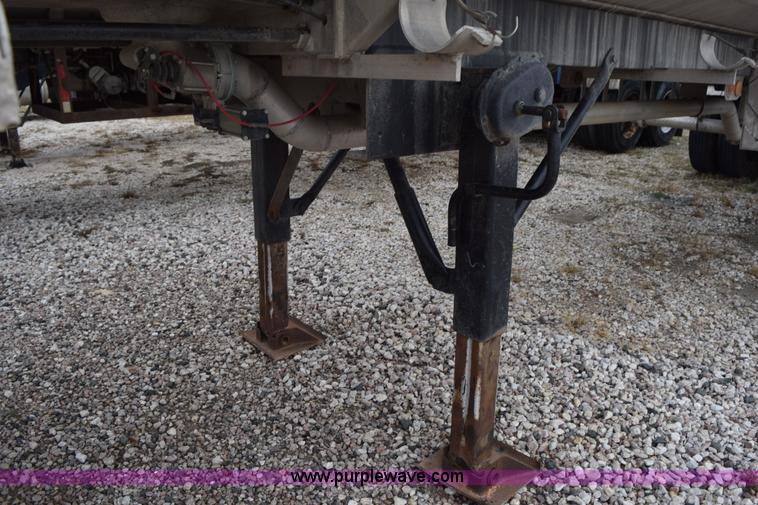 image for item J8473 1980 Fruehauf tanker trailer