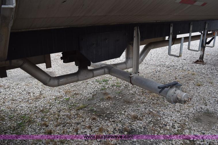 image for item J8473 1980 Fruehauf tanker trailer