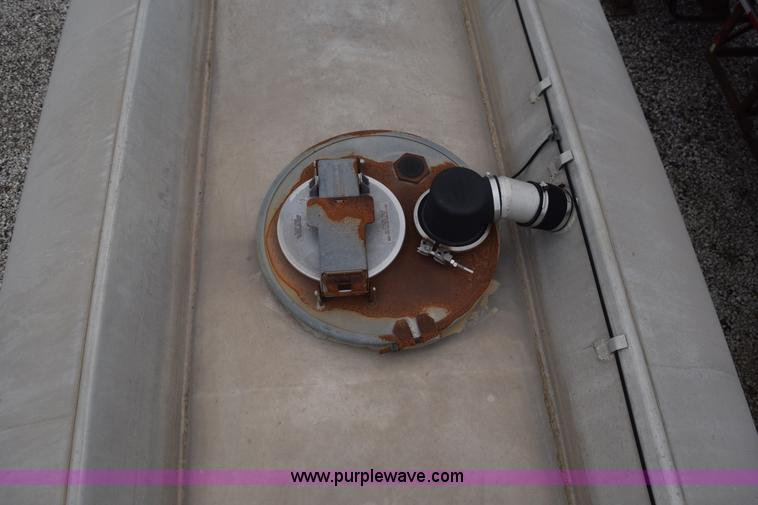 image for item J8473 1980 Fruehauf tanker trailer