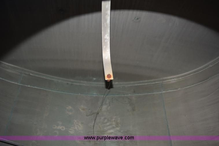 image for item J8473 1980 Fruehauf tanker trailer