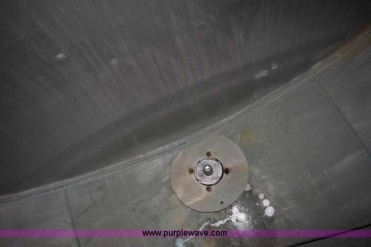 image for item J8473 1980 Fruehauf tanker trailer