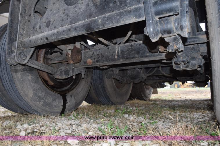 image for item J8473 1980 Fruehauf tanker trailer