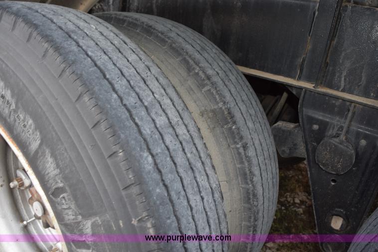 image for item J8473 1980 Fruehauf tanker trailer