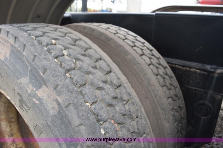 image for item J8473 1980 Fruehauf tanker trailer