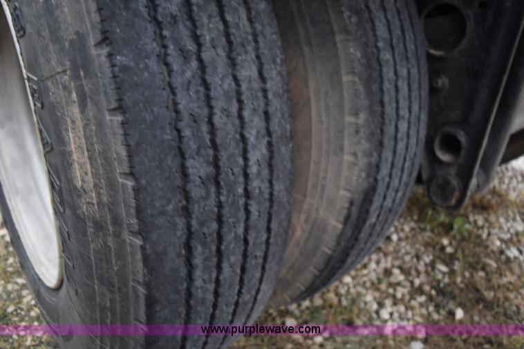 image for item J8473 1980 Fruehauf tanker trailer