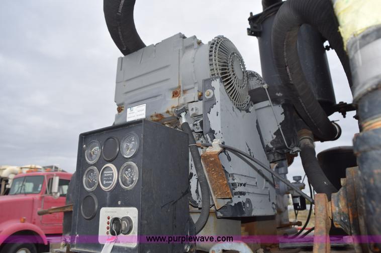 image for item J8475 1973 Fruehauf tank trailer