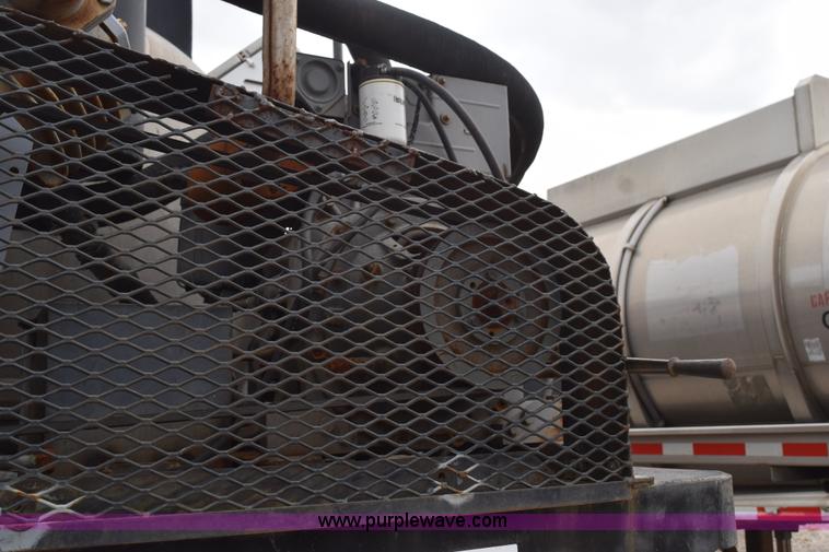 image for item J8475 1973 Fruehauf tank trailer